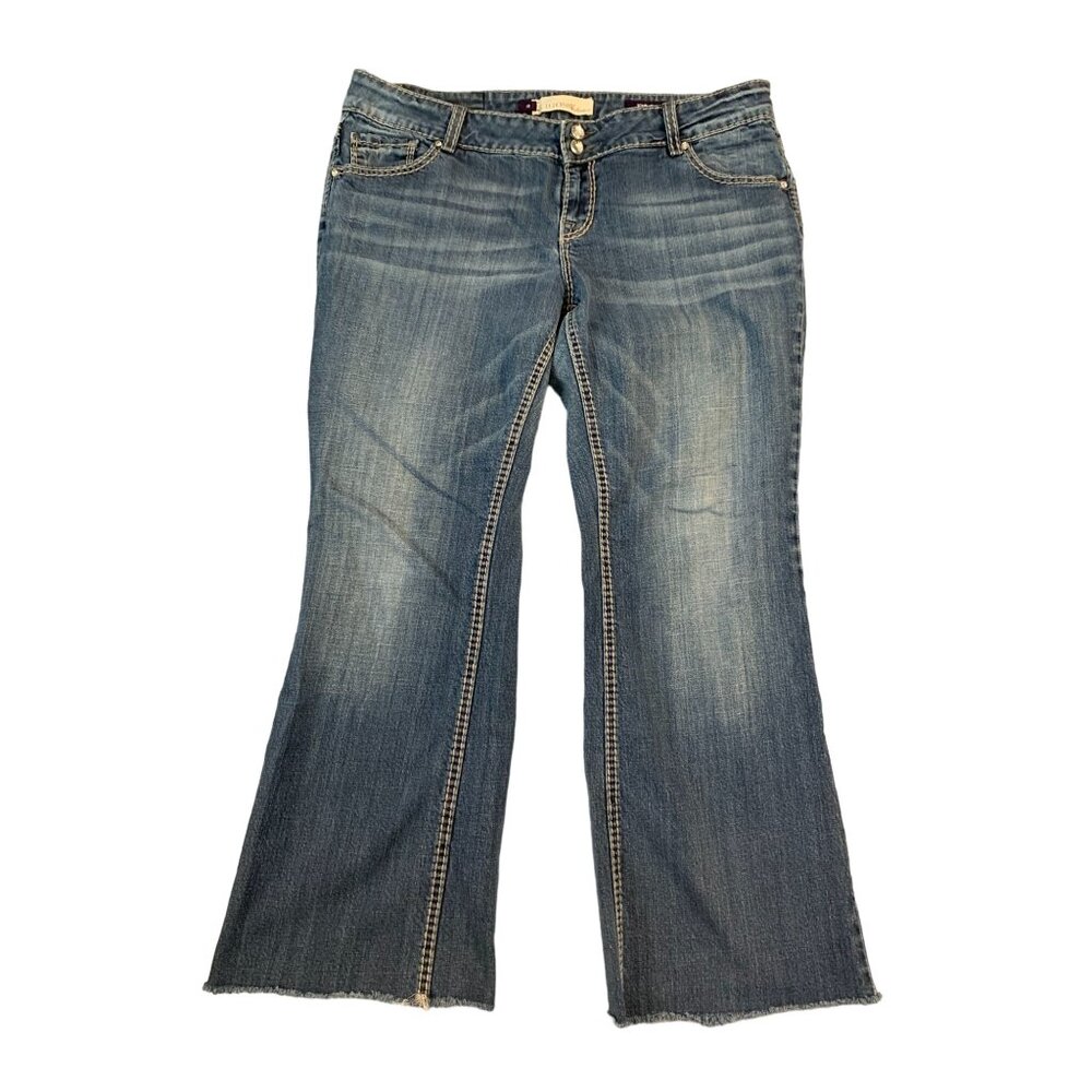 Vigoss Womens Size 8 Fit Bootcut jeans Raw Hem Blue Denim Flap Back Pockets Tan
